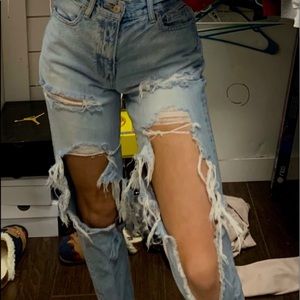 American Eagle ripped mom jeans! great condition